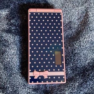 docomo fujitsu nicola f-06d japanese girls pink flip phone